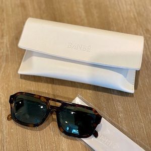 New Banbe “The Moss” acetate sunglasses